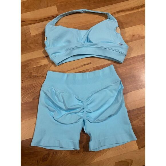 Boutique Baby Blue Scrunch Booty Compression Shorts Bra Set Size M NWOT - Picture 4 of 6